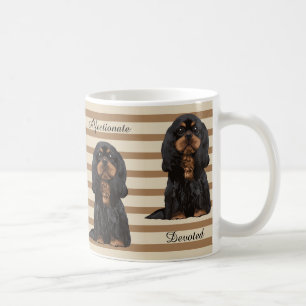 Unbekümmerte Königcharles Spaniel-illustrierte Kaffeetasse