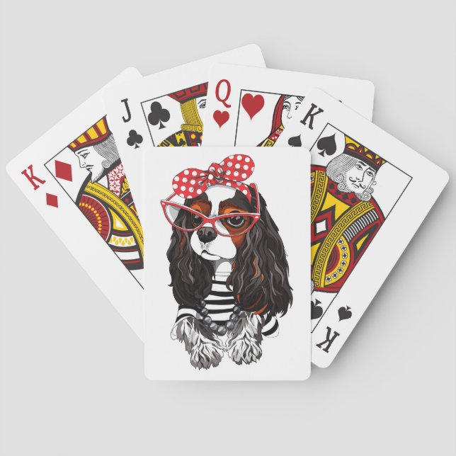 Unbekümmerter Königcharles Spaniel von Paris mit Spielkarten (Rückseite)