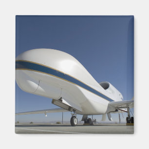 Unbemannte Flugzeuge 2 des globalen Falken Magnet