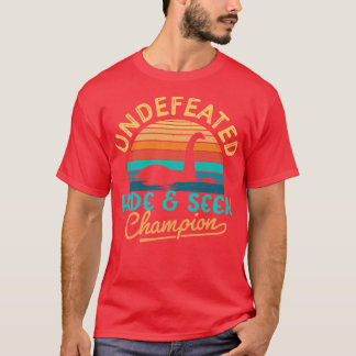 Unbesiegter Hide and Seek-Champion Loch Ness Monst T-Shirt