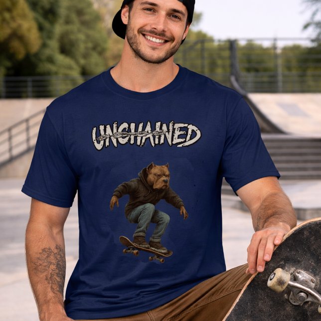 Unchained Skater Pitbull - Skateboarding Graphic T-Shirt (Von Creator hochgeladen)