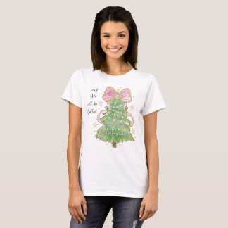 Und er wird als handgezeichneter Weihnachtsbaum be T-Shirt