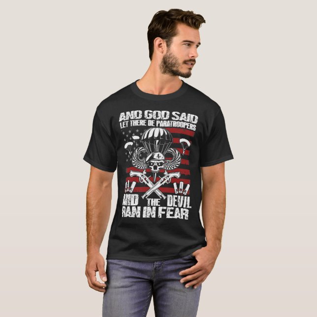 Und Gott sagte, dass gelassen es Fallschirmjäger T-Shirt (Vorne ganz)