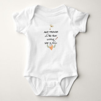 Und obwohl sie nur klein ist, ist sie glühend baby strampler