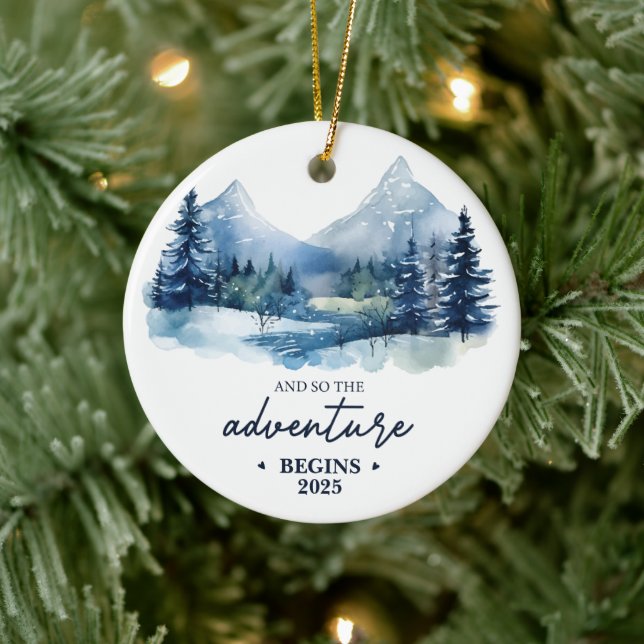 Und so beginnt das Abenteuer - ein individuelles J Keramik Ornament (Baum)