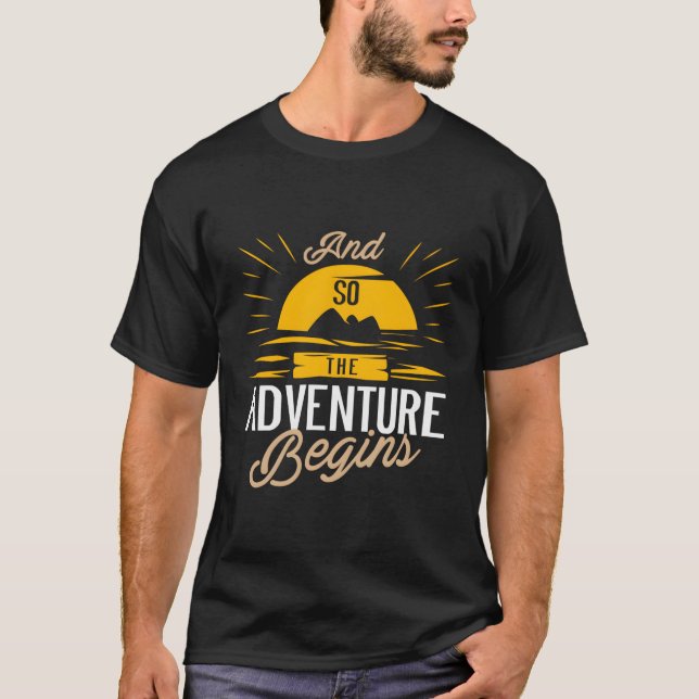 Und so beginnt das Abenteuer mit der Camg Road Rei T-Shirt (Vorderseite)