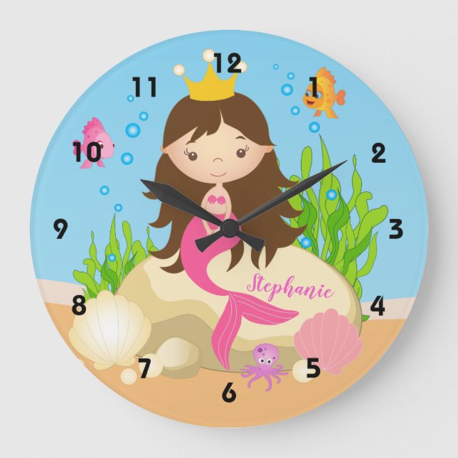 Under the Sea Cute Brunette Mermaid Custom Name Große Wanduhr (Vorderseite)