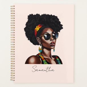 Une Africaine Américaine avec lunettes de soleil c