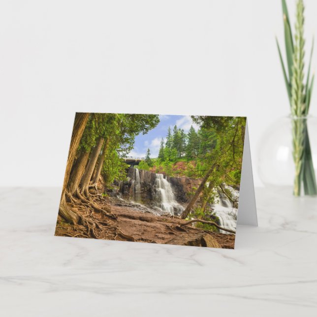 Une carte de voeux magnifique de photo de cascade (Devant)