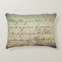 "Une carte postale signifie beaucoup" le coussin