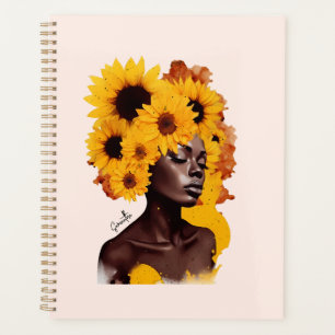 Une femme afro-américaine avec les cheveux afrique