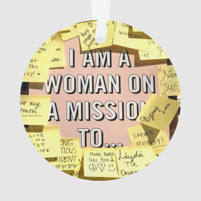 Une femme en mission, motivée (dos)