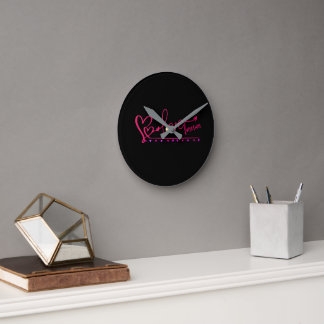 Une horloge murale