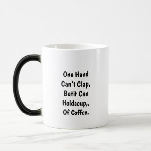 Une main, une tasse de café