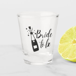 Une mariée à être prise en verre