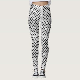 Une personne portant des leggings blancs à taille 