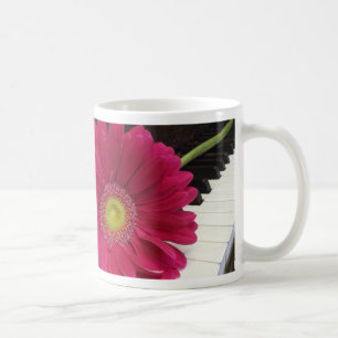 Une tasse gaie dans vie de chanson "petites