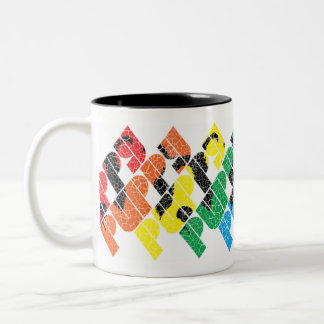 Une tasse vintage de chiot de style des années 70