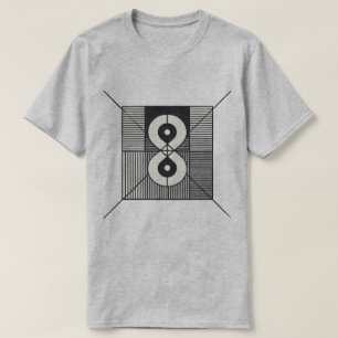 Unendliches Gleichgewicht: Ein internationales Den T-Shirt