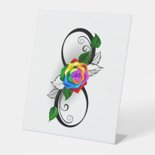 Unendlichkeitssymbol mit Rainbow-Rose Sockelschild