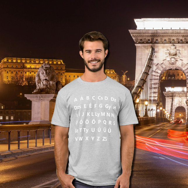 Ungarisches Alphabet - weiße Schriftart T-Shirt (Von Creator hochgeladen)