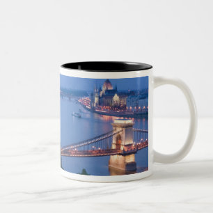 UNGARN, Budapest: Szechenyi-Brücke (Kettenbrücke), Zweifarbige Tasse