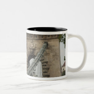 Ungarn, Hauptstadt Budapest. Historisch 2 Zweifarbige Tasse