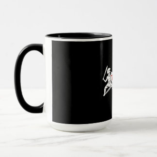 Ungeprüfte Spirituosen werden kräftig - Tasse aus