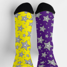 ungerade Socken mit Sternen