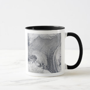 Ungewöhnliche Wolkenbildungen über dem Barentsse Tasse