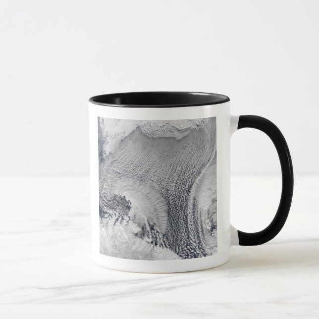 Ungewöhnliche Wolkenformationen über der Barentsse Tasse (Rechts)