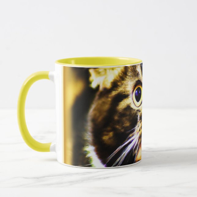 Unglaublich witzig Foto einer lustigen Katze. Jetz Tasse (Links)