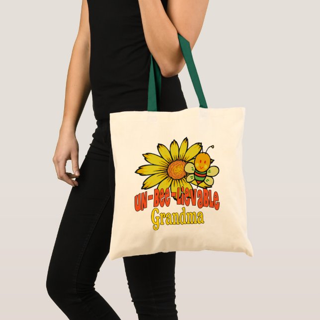 Unglaubliche Oma Sonnenblumen und Bienen Tragetasche (Vorderseite (Produkt))