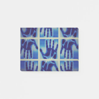 unheimliche blaue Hand Post-it Klebezettel