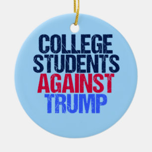 Uni-Studenten gegen Trumpf Keramikornament