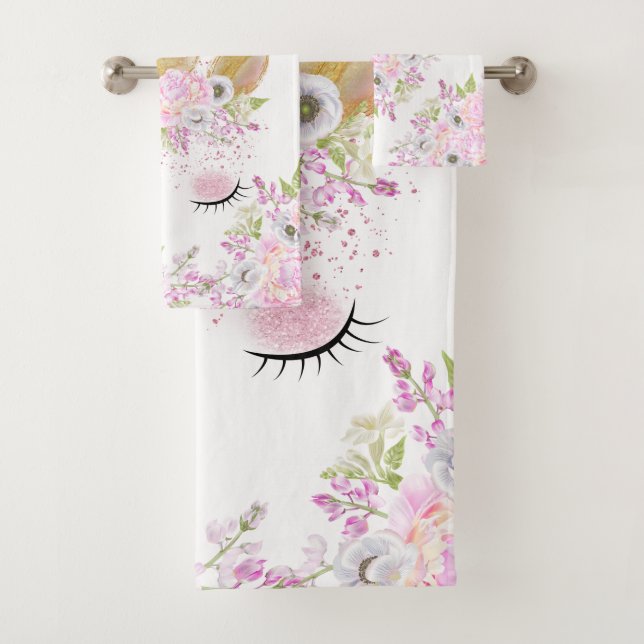 Unicorn Face Pink Peony Floral Whimsical Artwork™ Badhandtuch Set (Insitu)