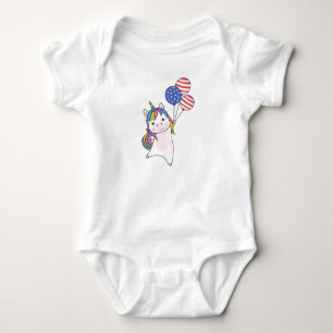 Unicorn fliegt mit Balloons 4. Juli Amerikaner Baby Strampler