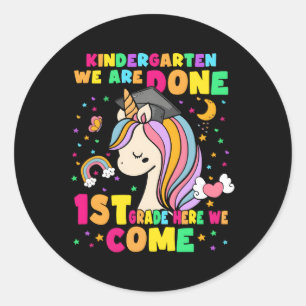 Unicorn Kindergen Wir sind fertig 1. Hier kommen w Runder Aufkleber