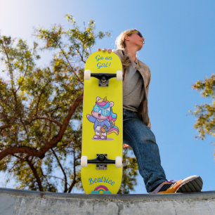 Unicorne sur skateboard avec légendes personnalisé