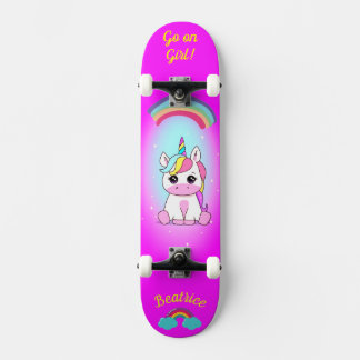 Unicorne sur skateboard avec légendes personnalisé