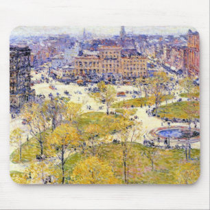 Union Square im Frühling von Frederick Childe Hass Mousepad