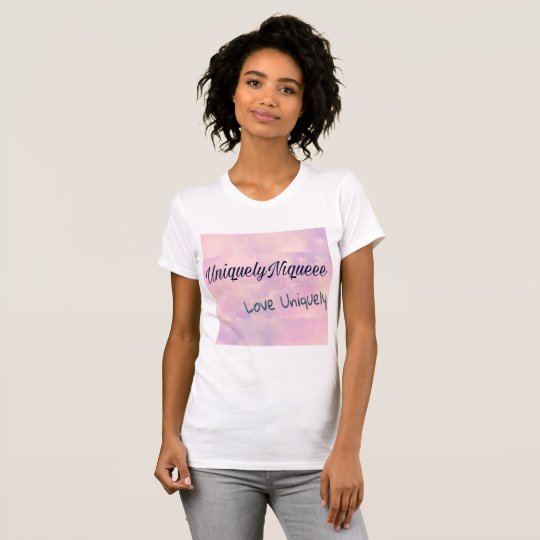 UniquelyNiqueee "Liebe-einzigartig" T-Stück T-Shirt