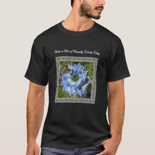 Unisex T - Shirt mit Blue Nigella und Biene