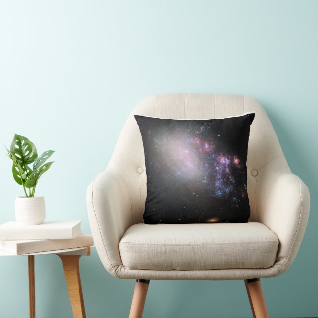 Unregelmäßige Galaxy Ngc 4485 Kissen (Stuhl )