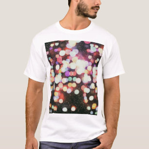 Unscharfe Konzertlichter: konzentrierte Unterhaltu T-Shirt