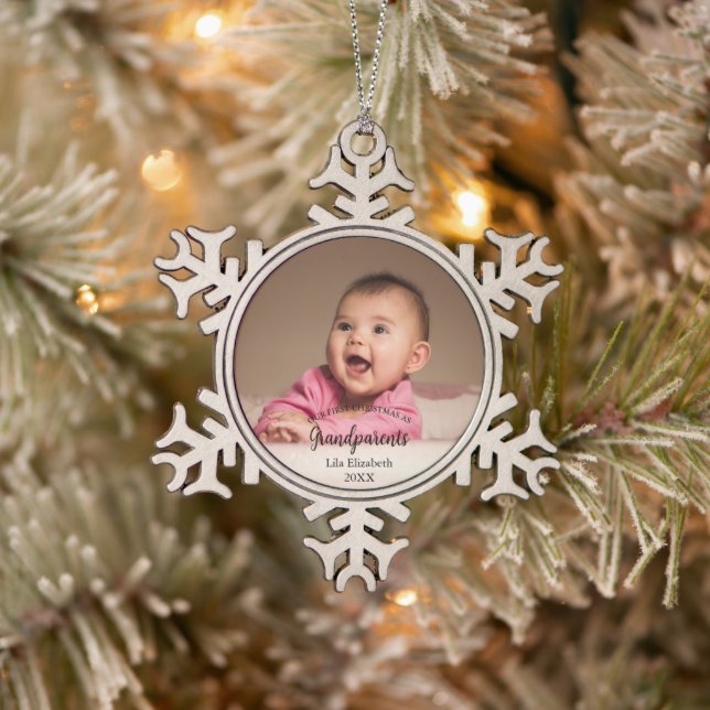 Unser 1. Weihnachten als Grandeleltern Baby Foto Schneeflocken Zinn-Ornament (Baum)