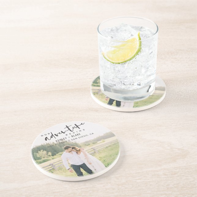 Unser Abenteuer beginnt Skript-Foto Save the Date Getränkeuntersetzer (Seite)