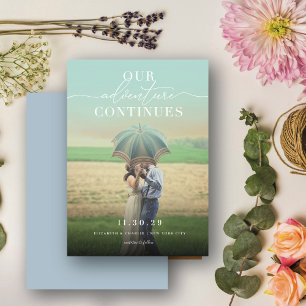 Unser Adventure setzt das Chic Classic Script-Foto Save The Date