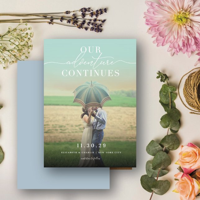 Unser Adventure setzt das Chic Classic Script-Foto Save The Date (Von Creator hochgeladen)