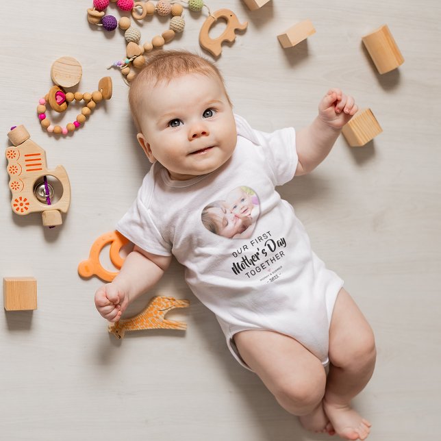 Unser Baby-Bodysuit für die erste Mutter am Foto Baby Strampler (Von Creator hochgeladen)